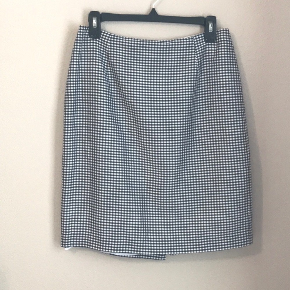 ANN TAYLOR LOFT Size 6 Lined 100% Silk Black and White Checked Skirt‎